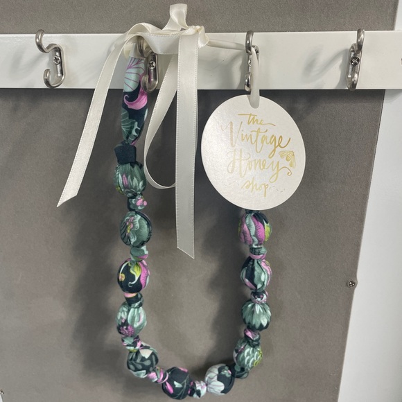 Teething Necklace - Picture 1 of 4